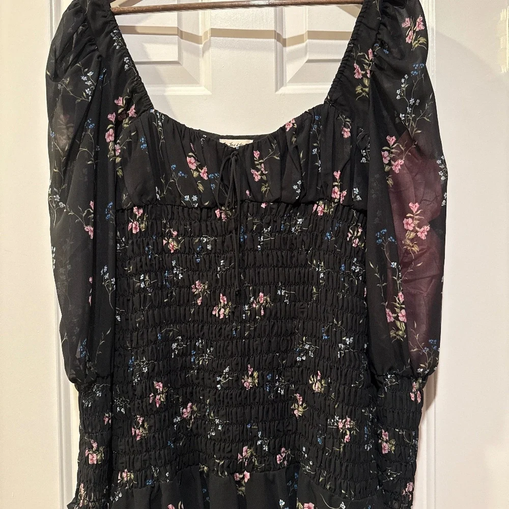 Black peasant dress - Picture 1 of 4